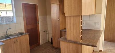 2 Bedroom Townhouse in Noordhoek-3