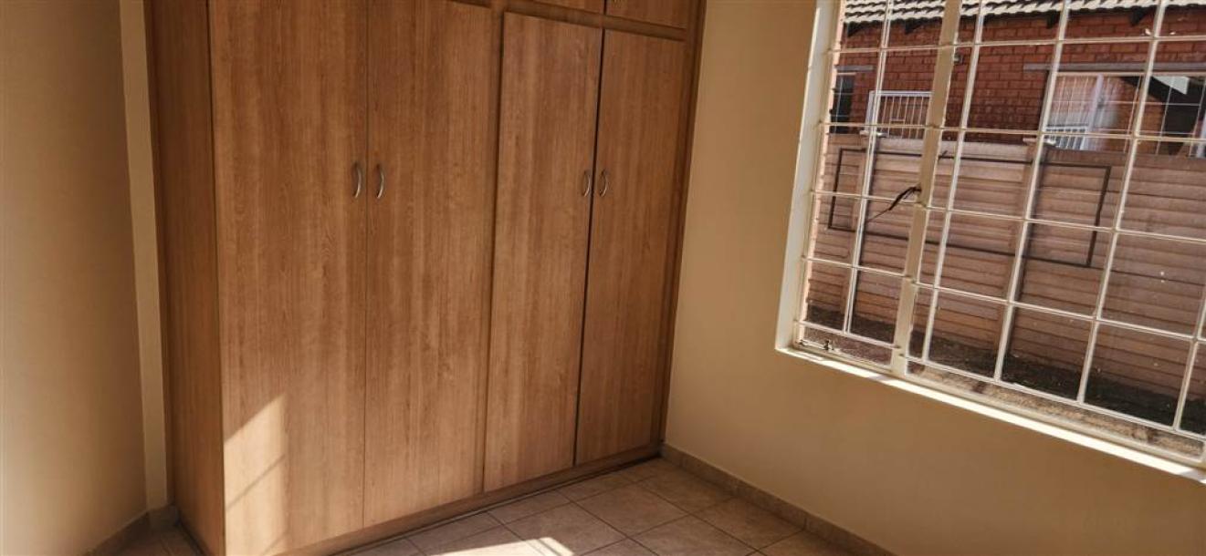 2 Bedroom Townhouse in Noordhoek-5