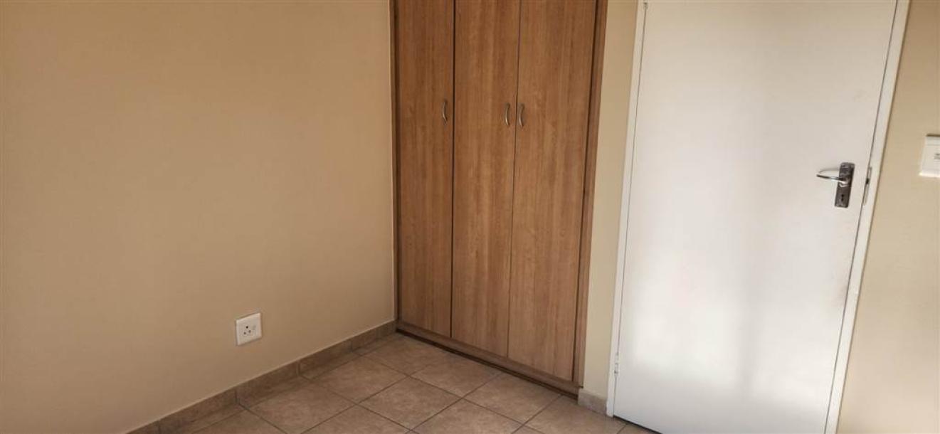 2 Bedroom Townhouse in Noordhoek-6