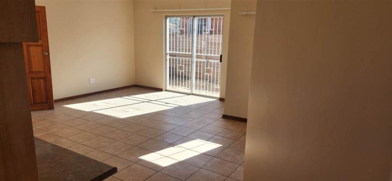 2 Bedroom Townhouse in Noordhoek-7
