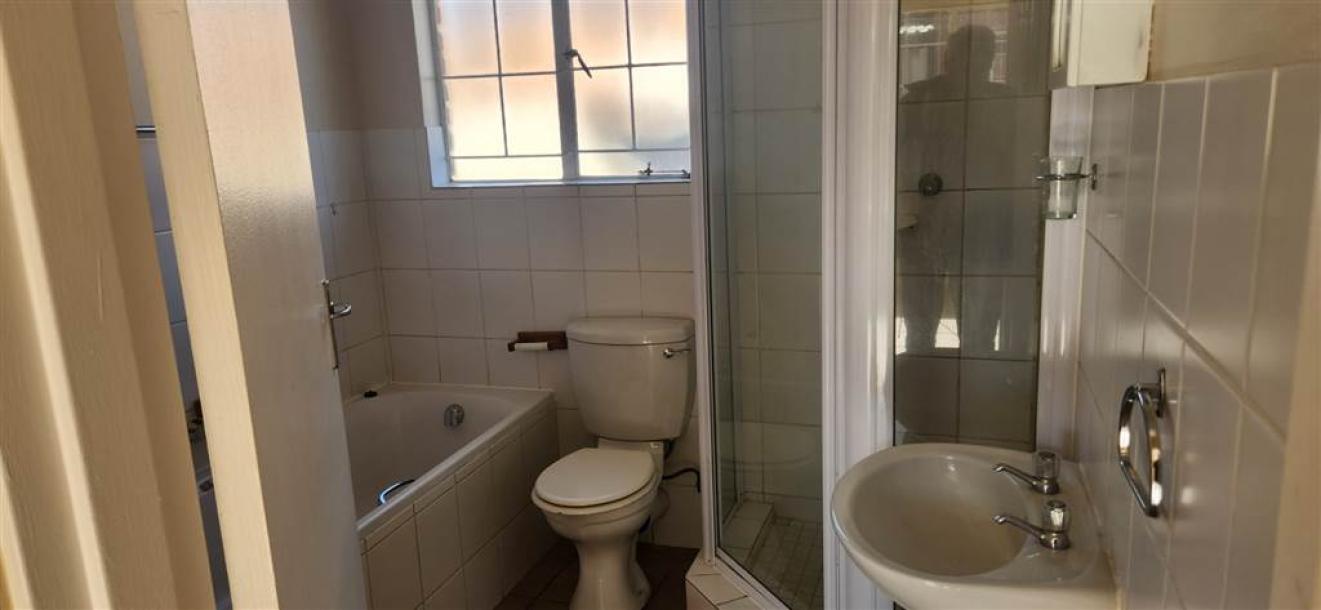 2 Bedroom Townhouse in Noordhoek-8