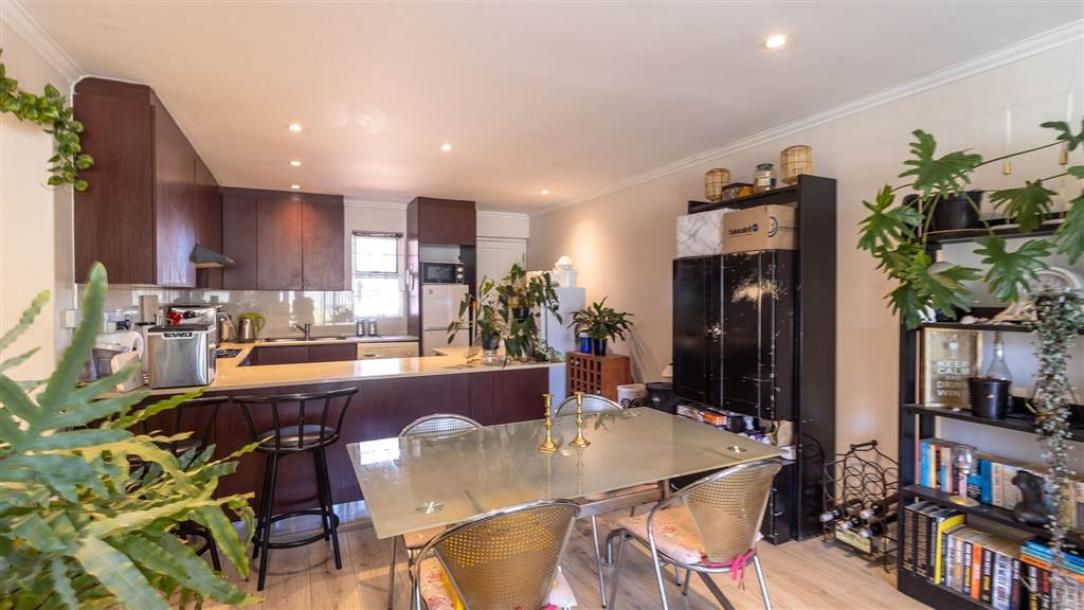 2 Bedroom Apartment in Milnerton-0