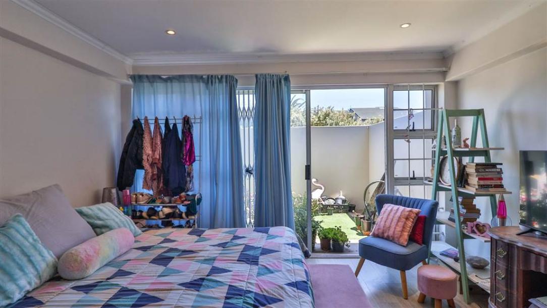 2 Bedroom Apartment in Milnerton-16