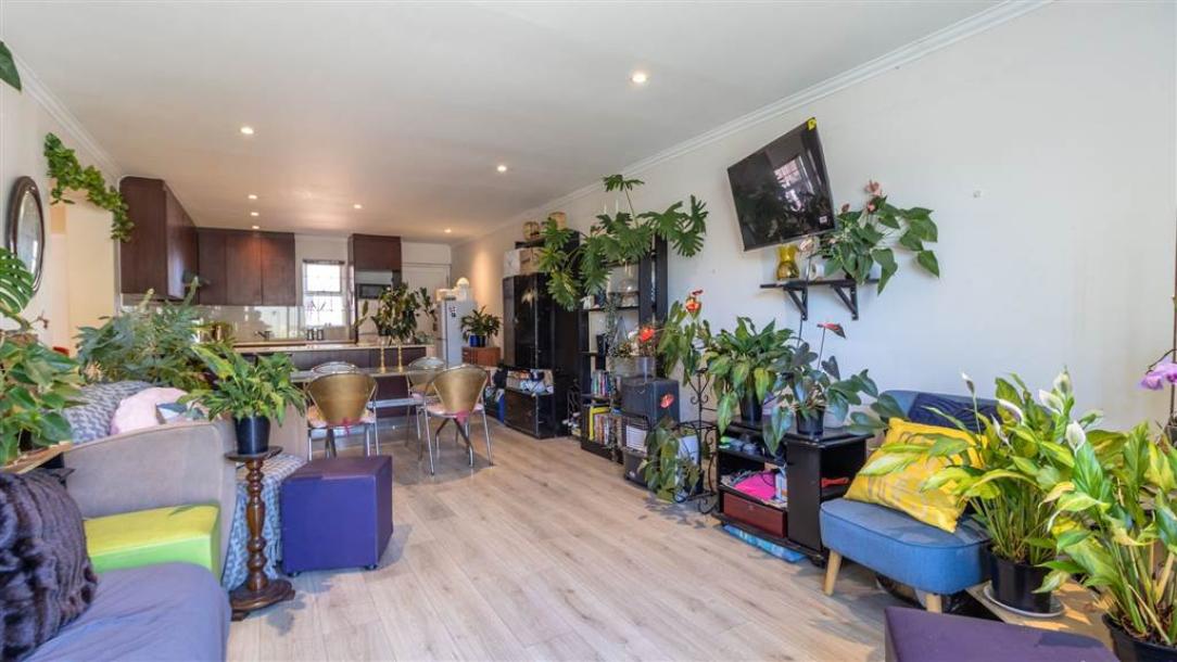 2 Bedroom Apartment in Milnerton-3