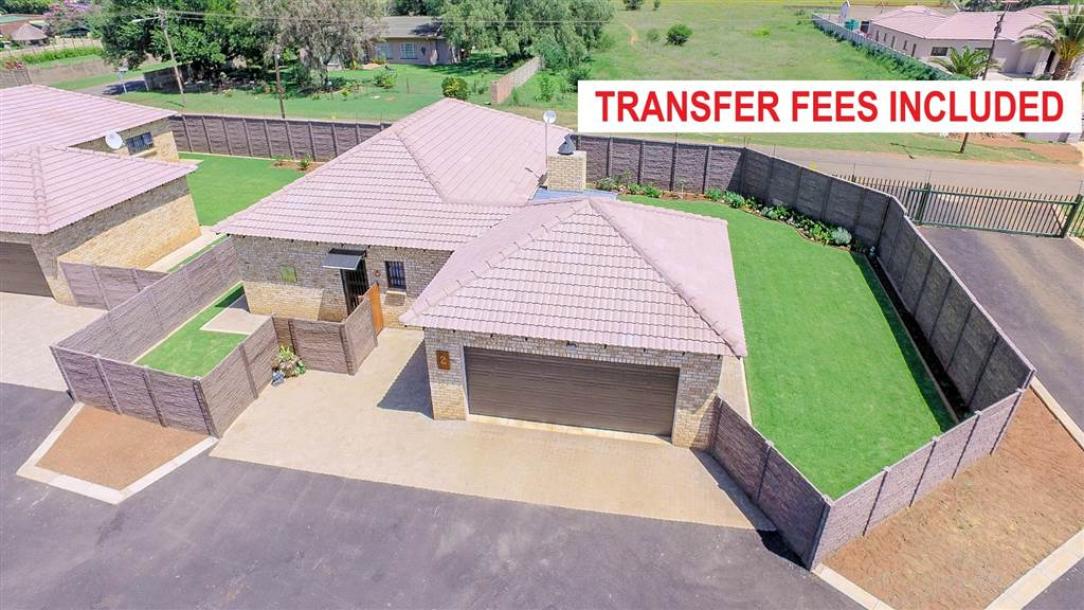 3 Bedroom House in Kookrus-0