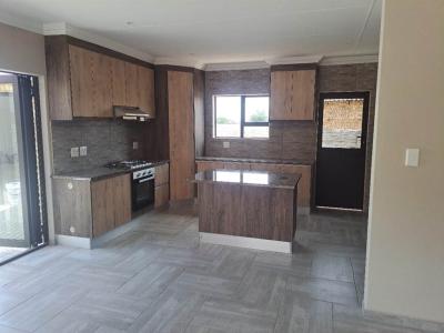 3 Bedroom House in Kookrus-2