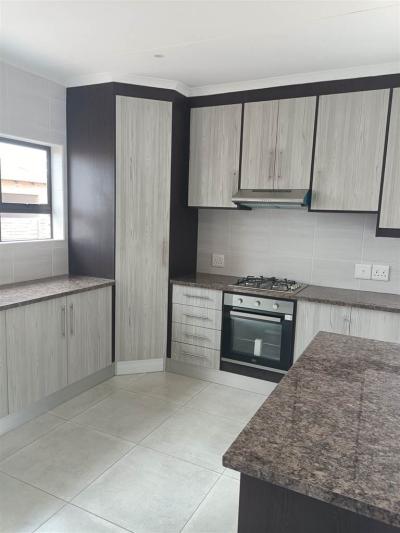 3 Bedroom House in Kookrus-5