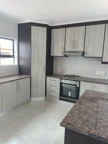 3 Bedroom House in Kookrus-5