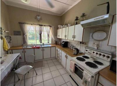 4 Bed House in Upington-14