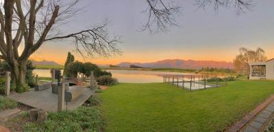 1 Bedroom Apartment in Simondium