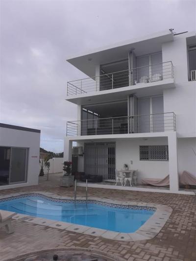 Bachelor apartment in Wavecrest