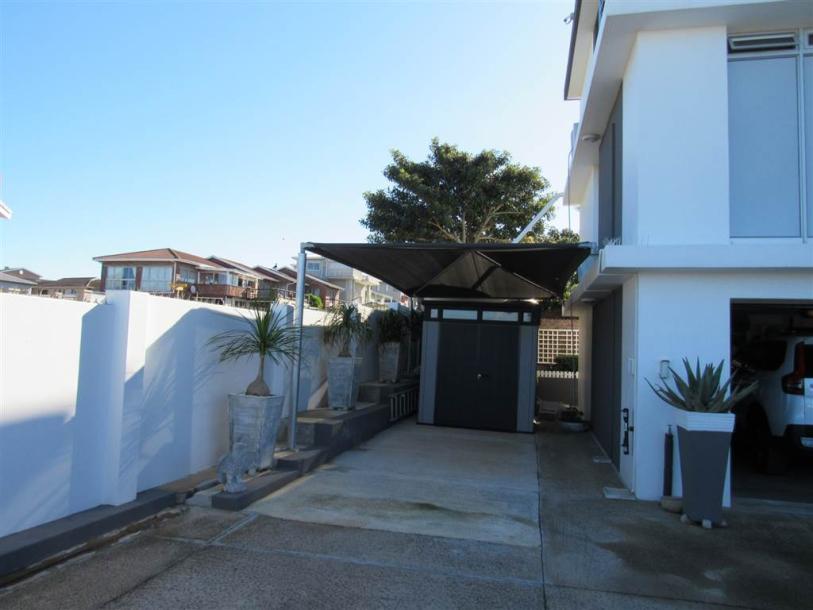 Bachelor apartment in Wavecrest-12