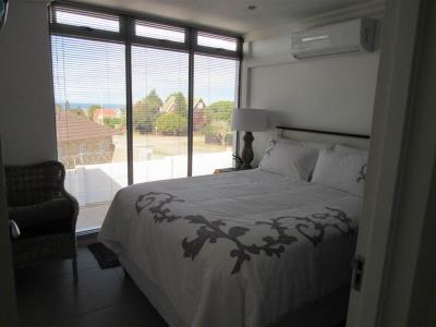 Bachelor apartment in Wavecrest-15