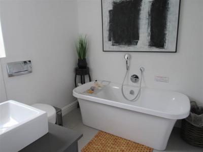 Bachelor apartment in Wavecrest-9