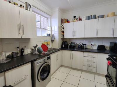 2 Bedroom Flat in Linden Ext-7