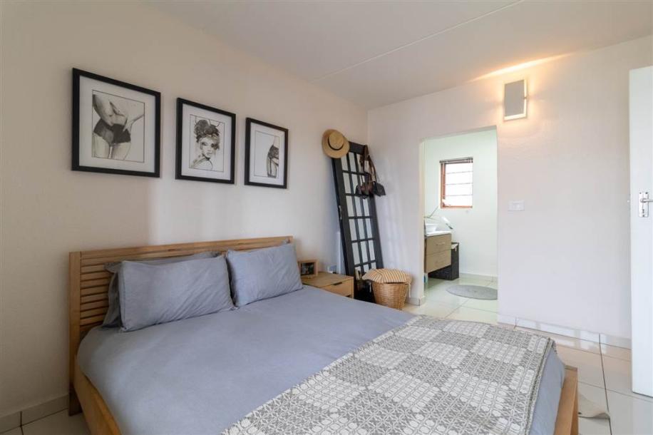 1 Bed Apartment in Bedfordview-6