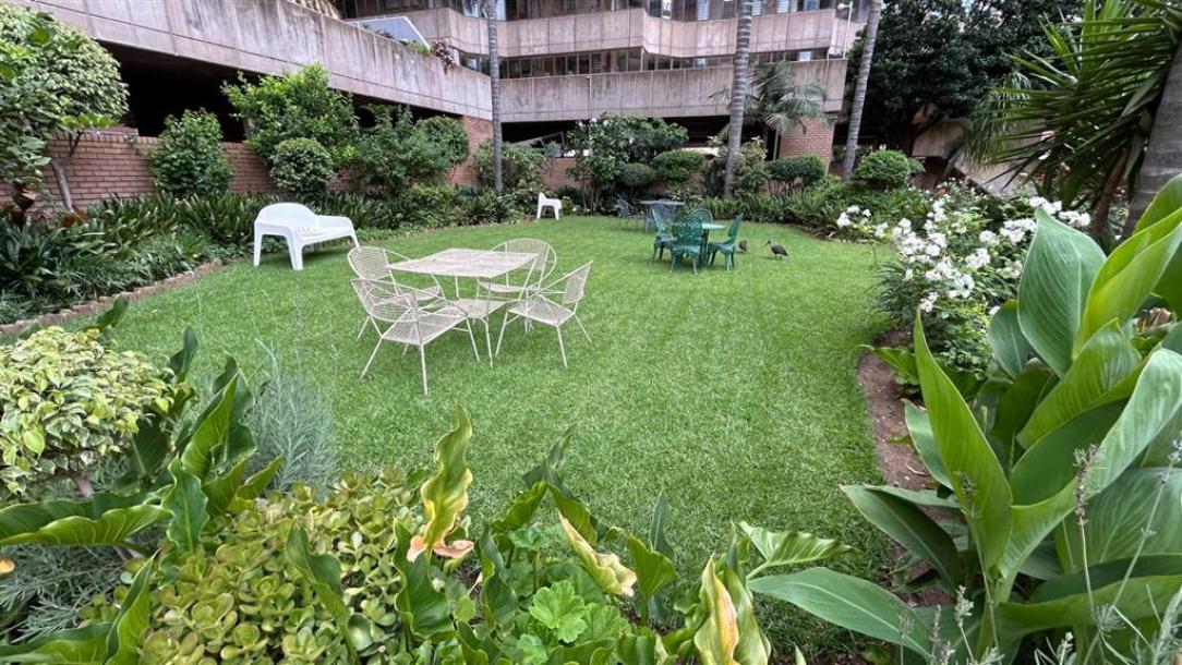 1 Bedroom Flat in Berea-8