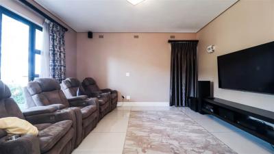 6 Bedroom House in Izinga Park-3
