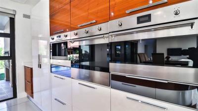 6 Bedroom House in Izinga Park-8