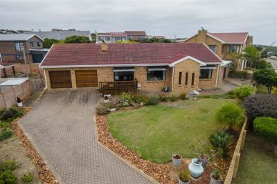 3 Bedroom House in Dana Bay-1