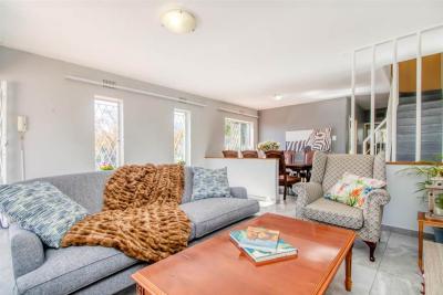 2 Bedroom Duplex in Robin Hills-0