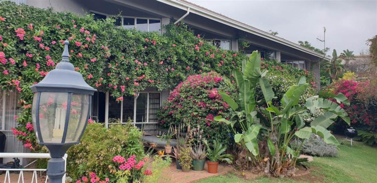 2 Bedroom Duplex in Robin Hills-10