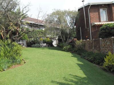 2 Bedroom Duplex in Robin Hills-5