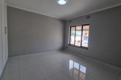 2 Bedroom Townhouse for Sale in Essenwood