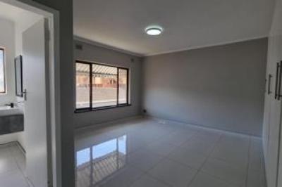 2 Bedroom Townhouse for Sale in Essenwood