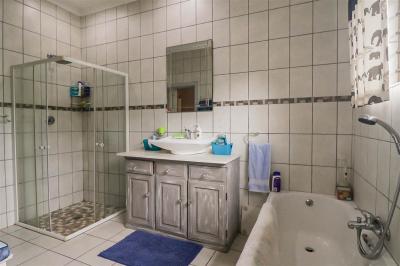 3 Bedroom House in Northdene-11