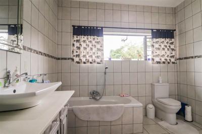 3 Bedroom House in Northdene-12