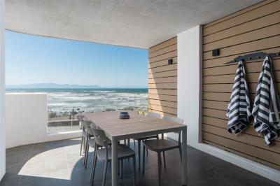 2 Bedroom Apartment in Muizenberg