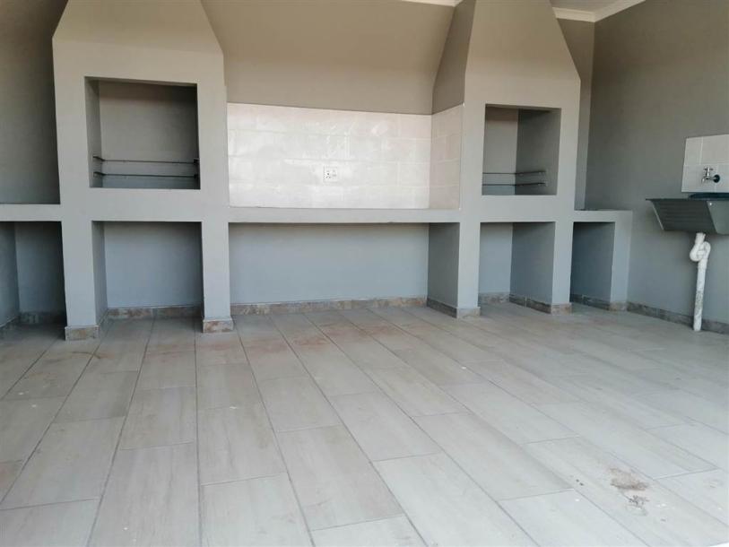 1 Bedroom Apartment in Kuruman-15