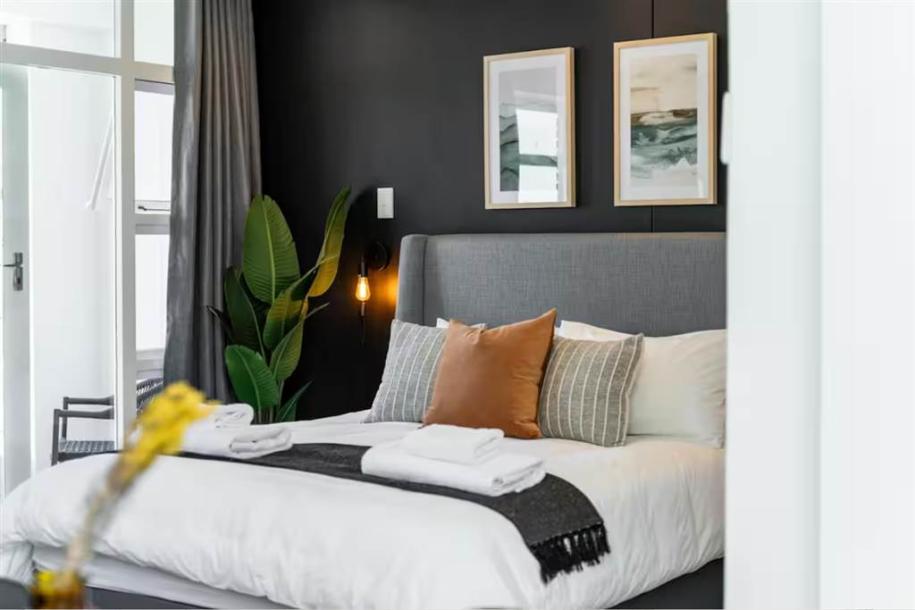 1 Bedroom Apartment in Green Point-11