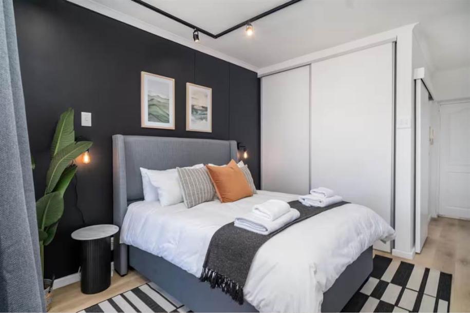 1 Bedroom Apartment in Green Point-15