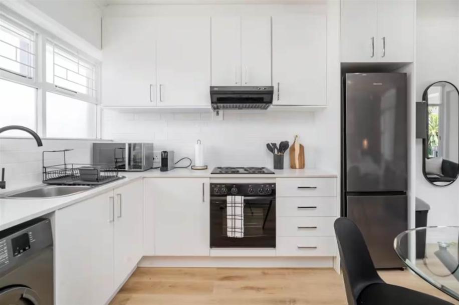 1 Bedroom Apartment in Green Point-3