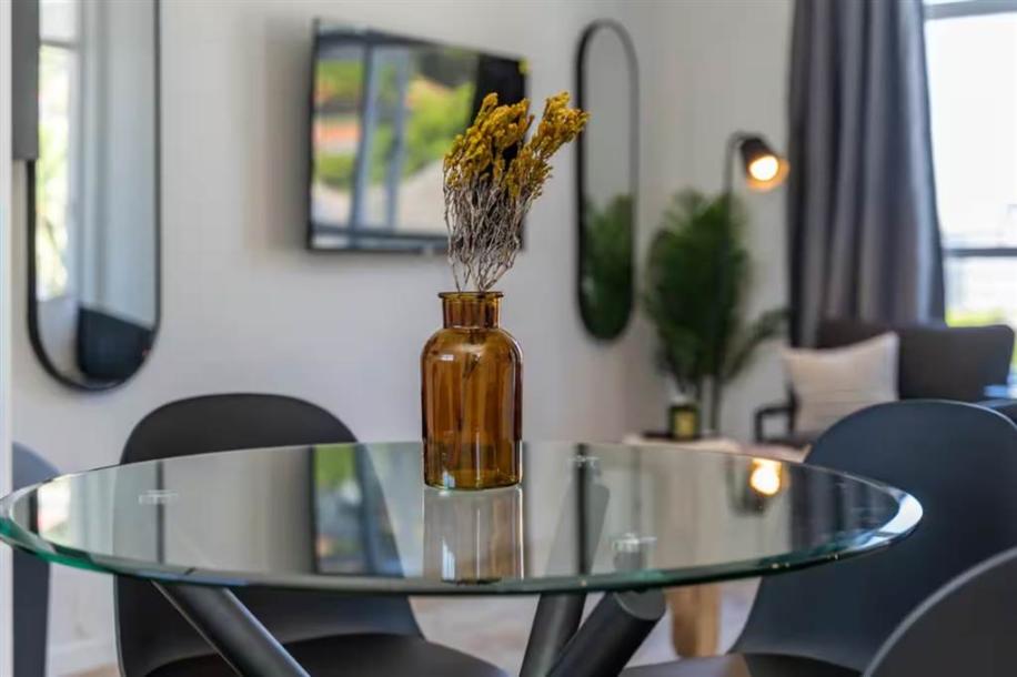 1 Bedroom Apartment in Green Point-5