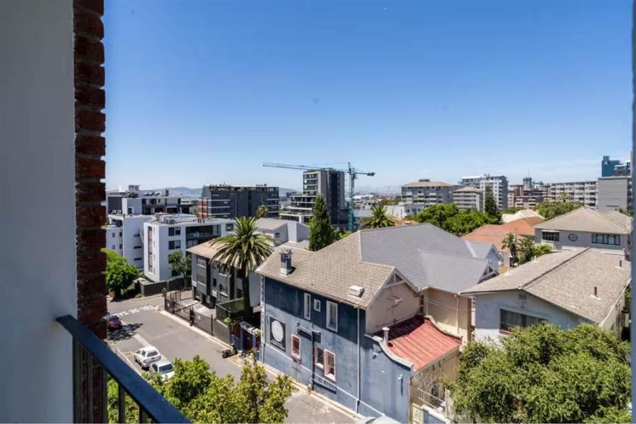 1 Bedroom Apartment in Green Point-7