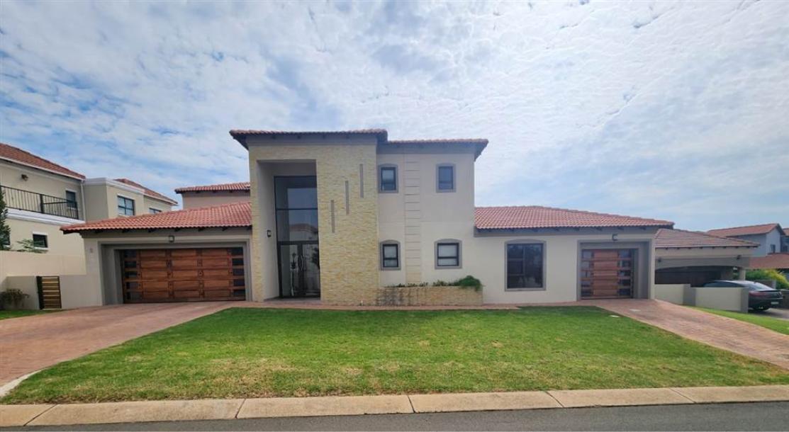 5 Bedroom House in Blue Valley Golf Estate-0