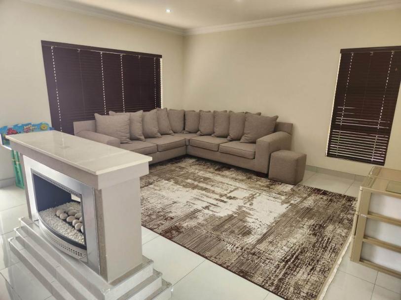 5 Bedroom House in Blue Valley Golf Estate-3