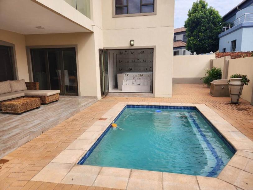 5 Bedroom House in Blue Valley Golf Estate-7