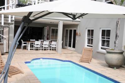 5 Bedroom House in Thesen Islands-2