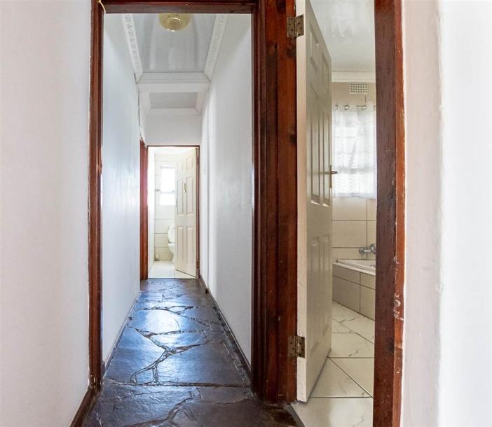 5 Bedroom House in Buffalo Flats-15