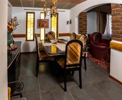 5 Bedroom House in Buffalo Flats-5