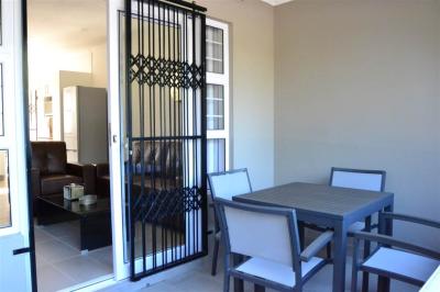 2 Bed Flat in Greenwood Park-5