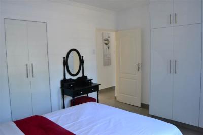 2 Bed Flat in Greenwood Park-6