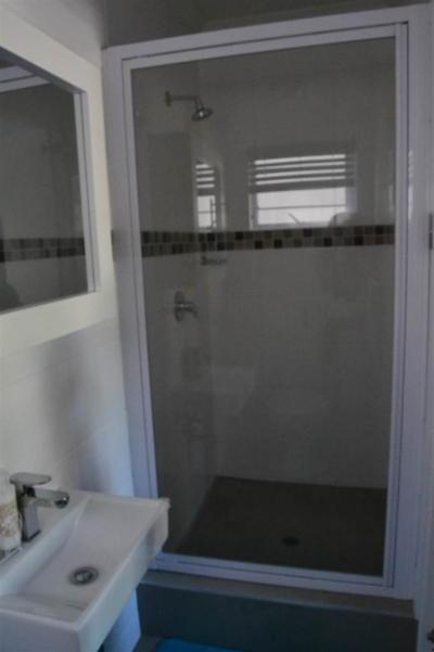 2 Bed Flat in Greenwood Park-7