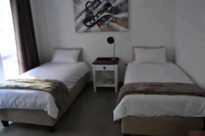 2 Bed Flat in Greenwood Park-8