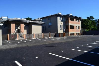 2 Bed Flat in Greenwood Park-10
