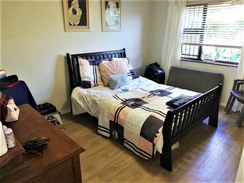 2 Bed Flat in Bloubergstrand-6